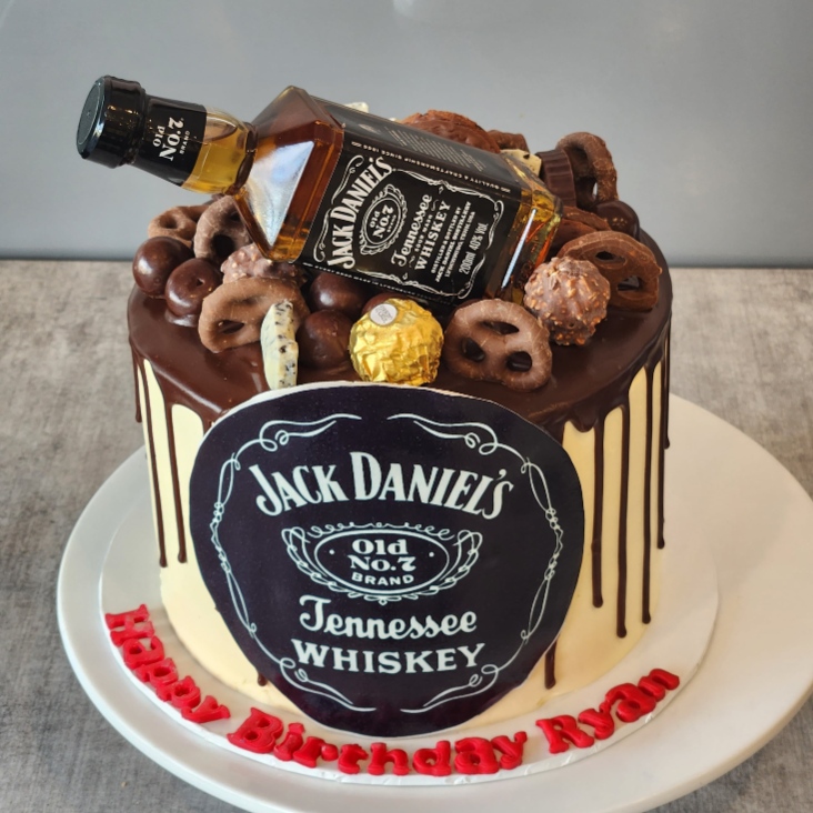 Jack Daniel Cake (2)